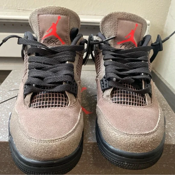 These are Jordan 4 taupe haze retro 4a